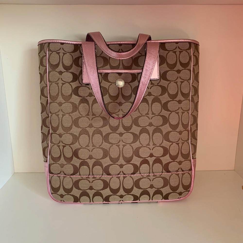 Hold Vintage Coach Extra large pink tote